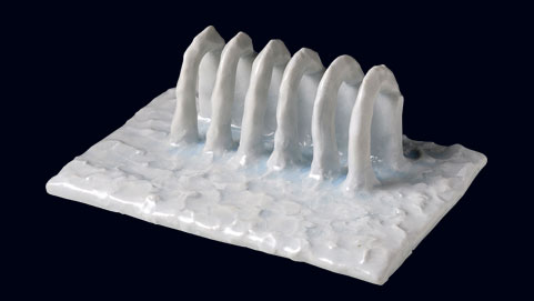 Laberint - Porcelain and glace - 2003 - 9,5 x 17 x 24 cm