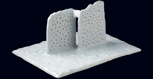 Laberint - Porcelain and glace - 2003 - 14 x 21 x 29 cm